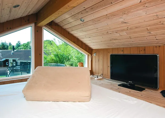 8 Person In Feriehus Glesborg